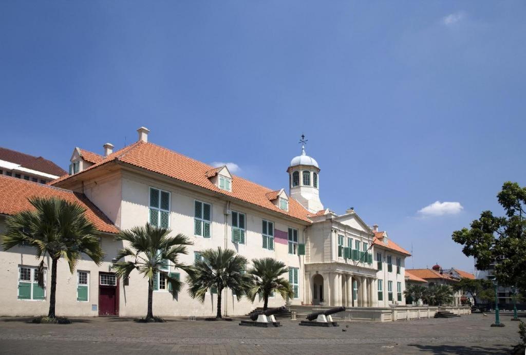 Madu Inn Jakarta Buitenkant foto
