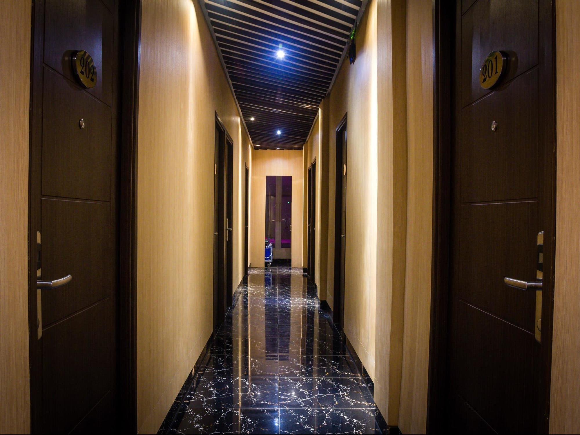 Madu Inn Jakarta Buitenkant foto