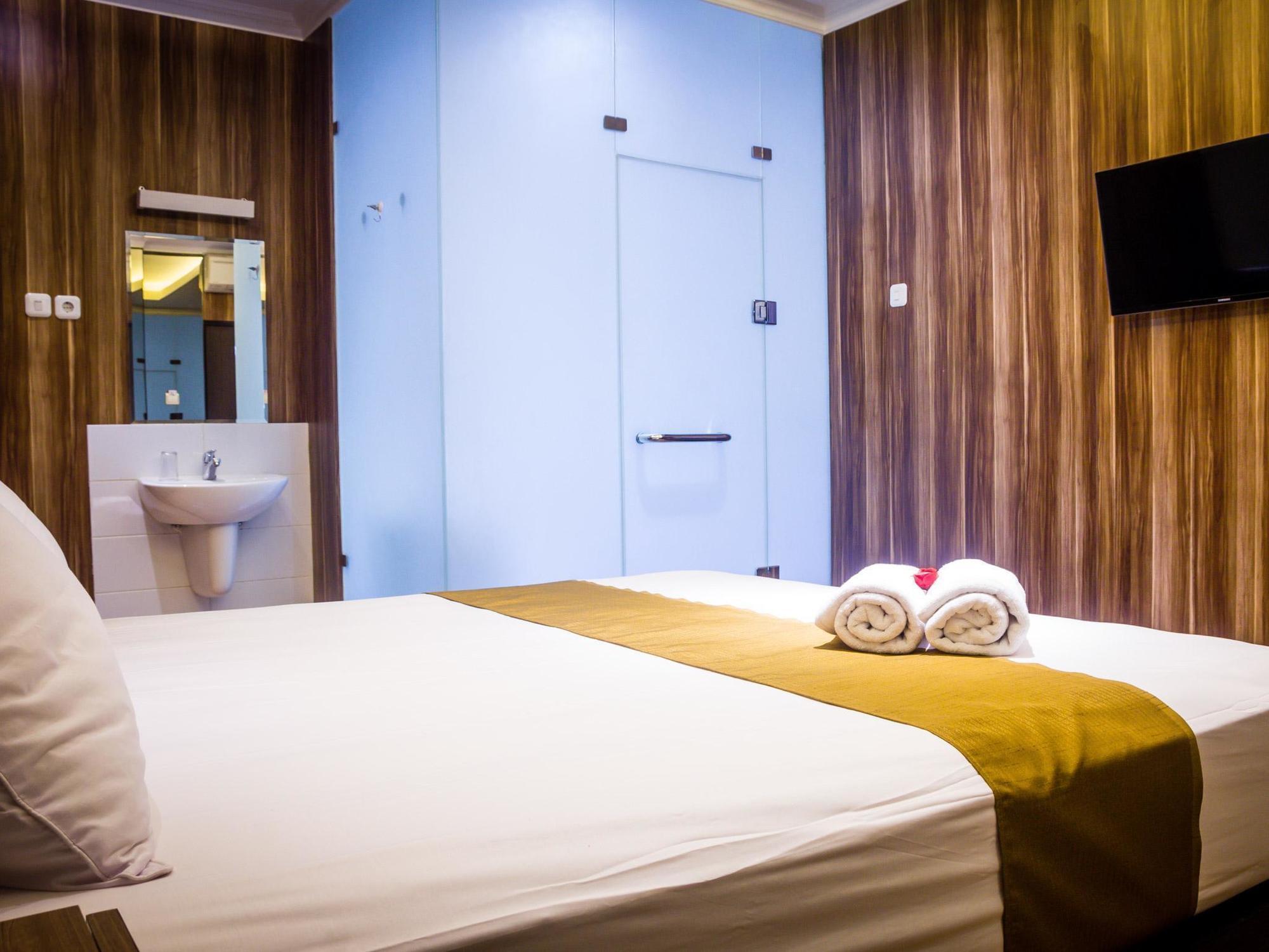 Madu Inn Jakarta Buitenkant foto